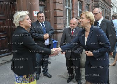 Gdańsk, ul. Kładki. Uroczystość przy tablicy upamiętniającej...