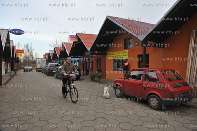 Gdańsk Zaspa, Rozstaje. Sklepy i pawilony handlowe...