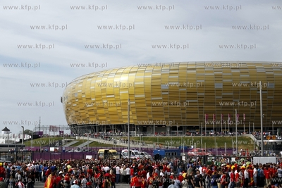 Gdansk Arena. Kibice wchodza na mecz mistrzostw europy...