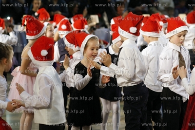 Gimnazjumnr 2 w Zukowie. Konkurs tanca towarzyskiego....