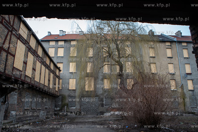 Gdansk. Pustostan  miedzy ulicami Owsiana i Wspornikowa....