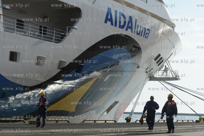 Wycieczkowiec AIDAluna odwiedzil dzis port w Gdyni....