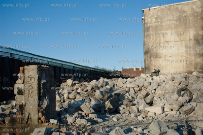 Gdansk Wrzeszcz. Rozbiorka hali sportowej oraz budynku...