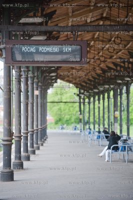 Gdansk. Dworzec Glowny PKP. Perony Szybkiej Kolei Miejskiej
10.05.2012
fot....