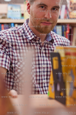 Gdansk. Biblioteka Manhattan w CH Manhattan. Kolekcja...