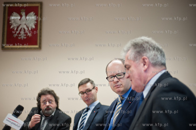 Urzad Miasta Gdanska. Konferencja prasowa podsumowujaca...
