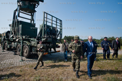 Poligon wojskowy w Ustce. Odbior sprzetu oraz podpisanie...