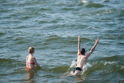 Gdansk. Wakacyjny, sloneczny dzien na plazy w Brzeznie.
08.07.2013
fot....