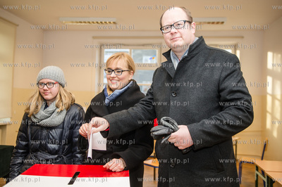 Obwodowa Komisja Wyborcza Nr 39 w Zespole Szkol Lacznosci...