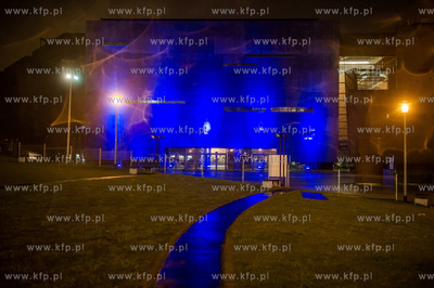 Gdansk. Podswietlona na niebiesko z okazji obchodow...