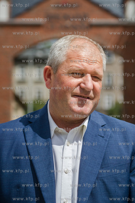 Gdansk. Spacer po Dolnym Wrzeszczu, poprzedzajacy uroczystosc...