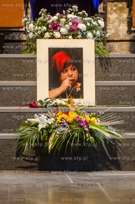 Gdansk. Kosciol Sw. Jana. Msza zalobna w intencji Magdy...