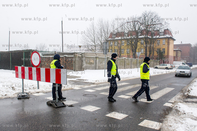 Gdansk. Nowy Port. Operacja usuwania niewybuchu pochodzacego...