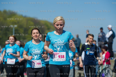 Gdynia. Bulwar Nadmorski. Bieg Kobiet - Zawsze Pier(w)si,...