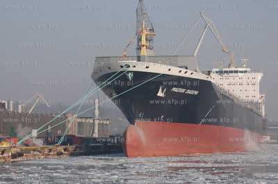 Chrzest statku w Stoczni Gdynia SA. Kontenerowiec Charlotte...