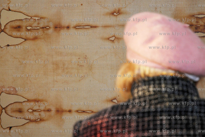 Kopia Calunu Turynskiego wystawiona zostala w Kosciele...