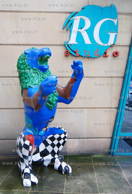 Siedziba Radia Gdansk w obstawie kolorowych Gdanskich...