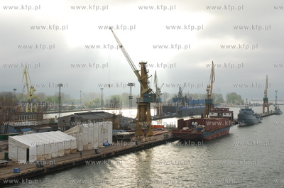 Okret wojenny w Stoczni Marynarki Wojennej
03.05.2008
fot....