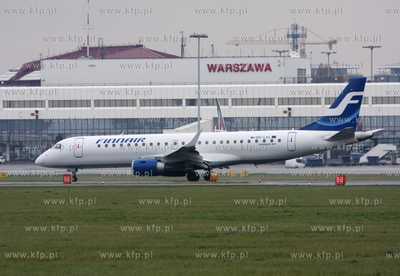 Warszawa, Okecie. Nz. Embraer EMB-190LR FinnAir.
19.11.2008
fot.Sebastian...