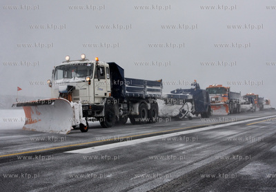 Gdansk, Rebiechowo. Nz Akcja Zima. Odsiezanie drogi...