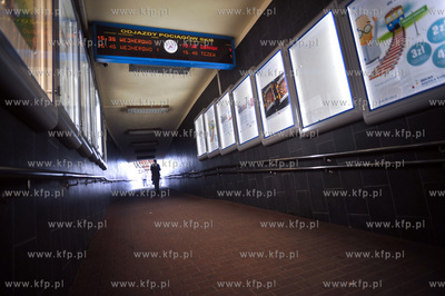 Przygotowywany do remontu Dworzec PKP Gdynia Glowna...