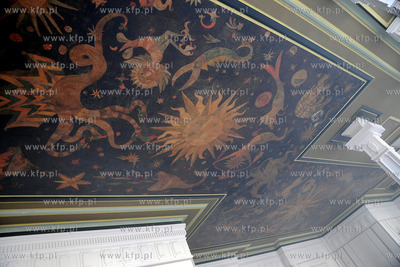 Dawna sala restauracyjna dworca kolejowego Gdynia Glowna...