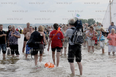 XII edycja Marszu Sledzia przez Zatoke Pucka na trasie...