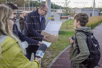 Paweł Adamowicz i kandydaci do rady miasta z komitetu...