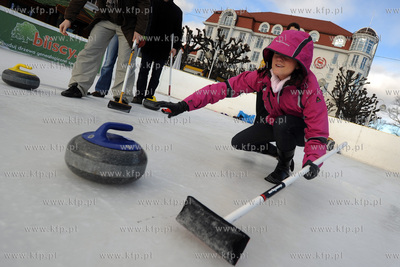 Sopot. W ostatni dzien slizgawni na molo, Sopot Curling...