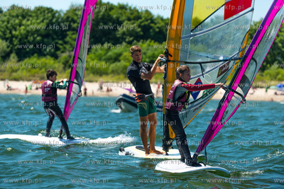 Plaza w Sopocie, przy Sopockim Klubie Zeglarskim. Briefing...