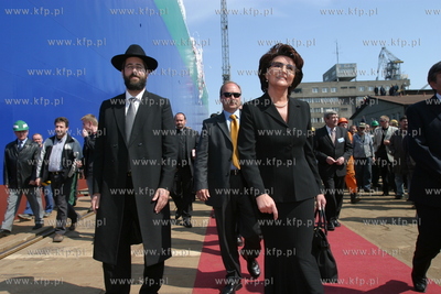Stocznia Gdynia, chrzest samochodowca Amber Arrow zbudowanego...