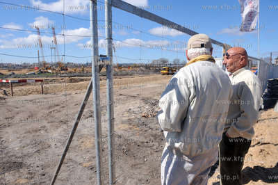 Budowa stadionu w Gdansku Letnicy. Mieszkancy Gdanska...