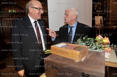 Dwor Artusa. Uroczystosc wreczenia nagrody Janowi Kozlowskiemu...