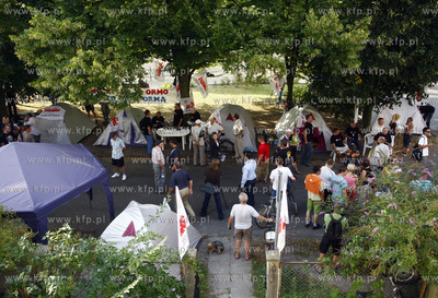 Sopot. Kilkudziesieciu zwiazkowcow ze stoczni Gdansk...