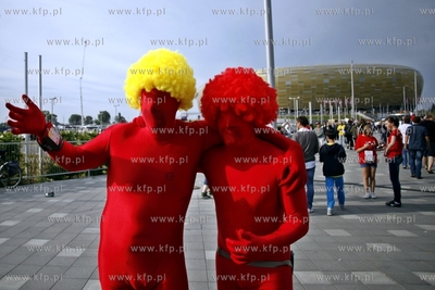 Gdansk Arena. Kibice wchodza na mecz mistrzostw europy...