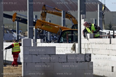 Budowa Centrum Handlowego Gildia II w bezposrednim...