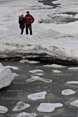 Niedziela na plazy w Gdyni Orlowie.
02.02.2014
fot....