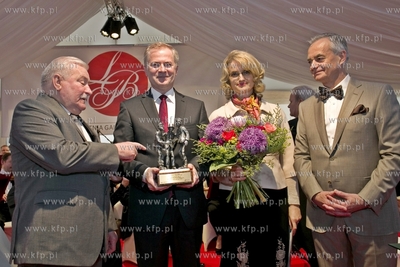 Sopot. Grand Hotel. Letnia Gala Biznesu. Nz. wręczenie...