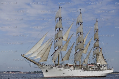 Powrót żaglowca Dar Młodzieży z
ostatniej, tegorocznej,...