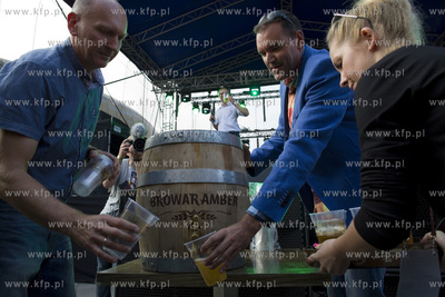 Stadion Energa. Amber Fest, biesiada piwna. Odszpuntowanie...