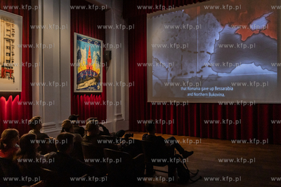 Oprowadzanie dziennikarzy po wystawie stałej MIIWŚ.
08.07.2024
fot....