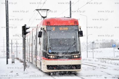 Zima w Gdańsku. Pesa Jazz Duo na przystanku Migowo...