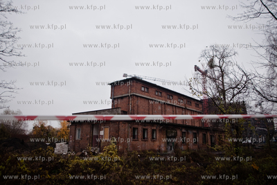 Kolejne budynki Stoczni Gdanskiej do wyburzenia .Tym...