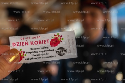 Zabytkowy tramwaj dla pań z okazji ich święta. 8.03.2020...