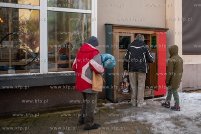 Rok temu powstała Szafa Givebox - miejsce wymiany,...