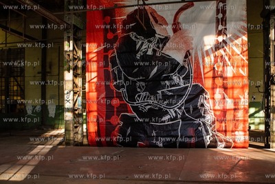 Gdańsk. Street art w Stoczni Cesarskiej. Nz. Spawacz...
