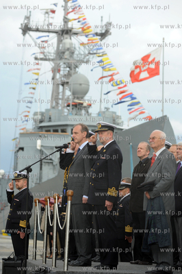 Port wojenny Oksywie w Gdyni. Przekazanie dowodzenia...