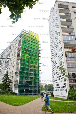 Gdansk. Zaspa. Pilotow 10. Demontaz rusztowania i odsloniecie...