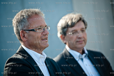 Gdansk. Konferencja prasowa orazz uroczyste zawieszenie...