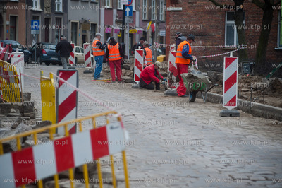 Gdansk. Remont nawierzchni ulicy Ogarnej.
11.04.2013
fot....